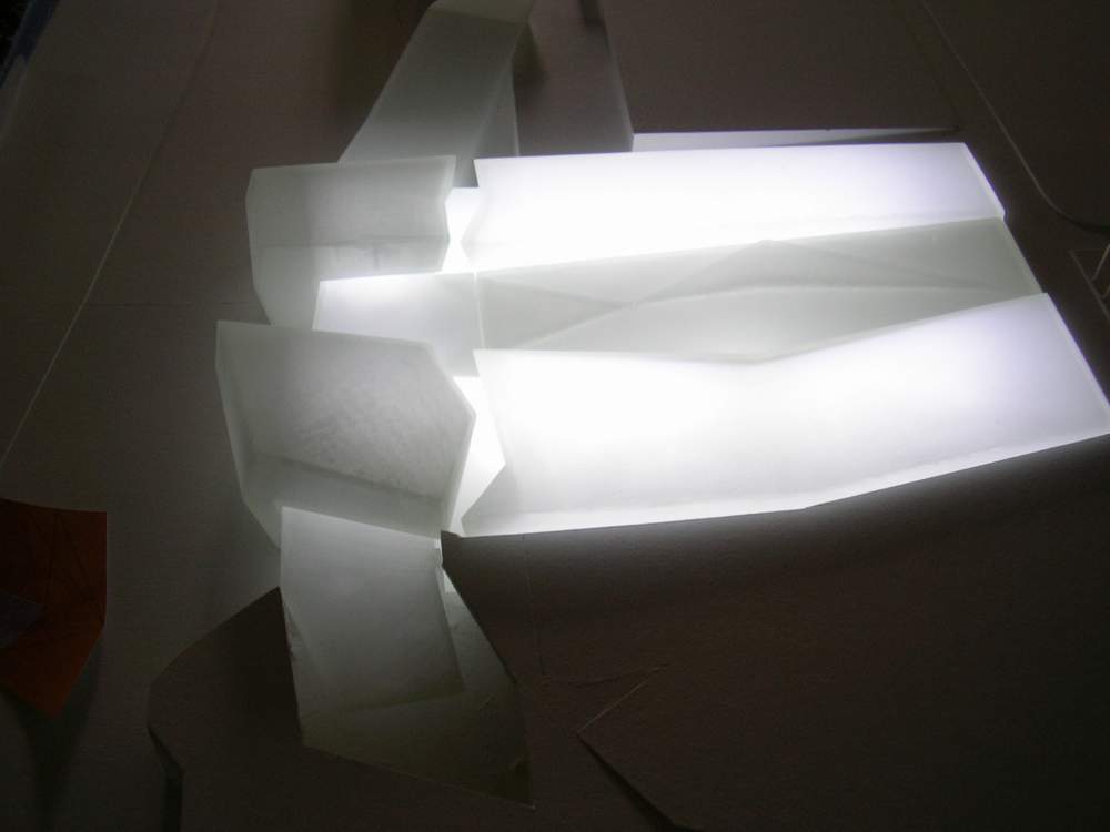 modello in resina epossidica e metacrilato con illuminazione a LED