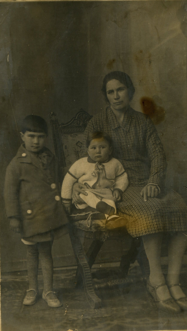 Maria Sessarego, Marsano Rosa e Marsano Eugenio anni '30 (foto E.Marsano) 