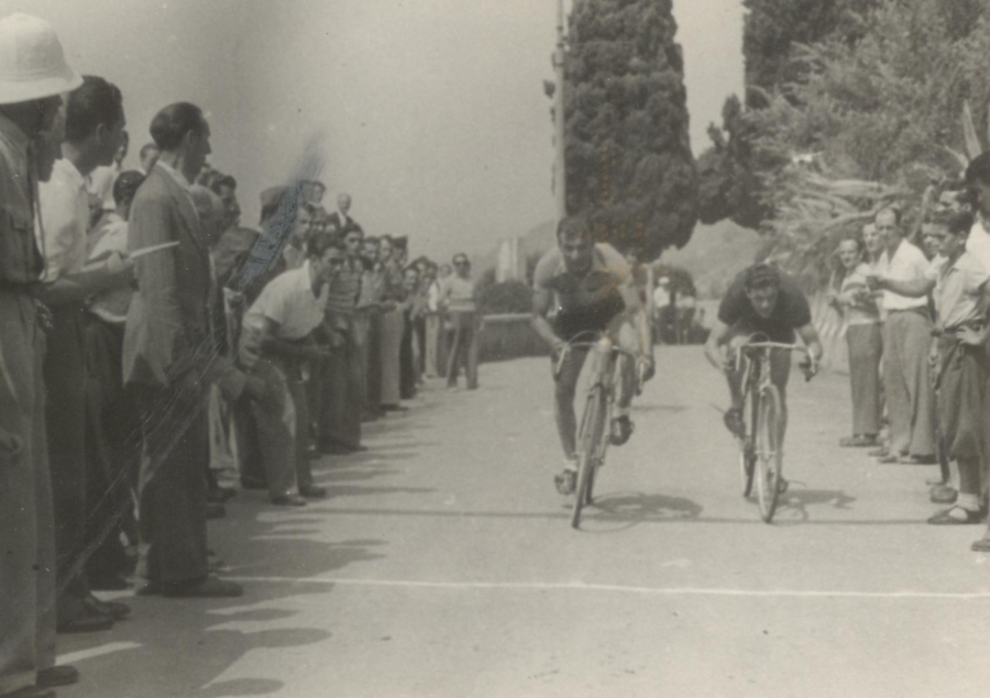 Gara ciclistica 1947 (Foto G.Marsano)